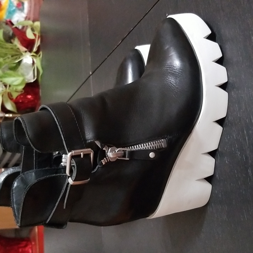 ASH Ricky Boot w. White Wedge-Black Platformed Boots with Belt and Zippe…